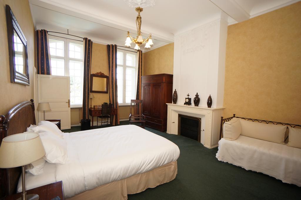 Hotel Les Trois Lys Condom Habitación foto
